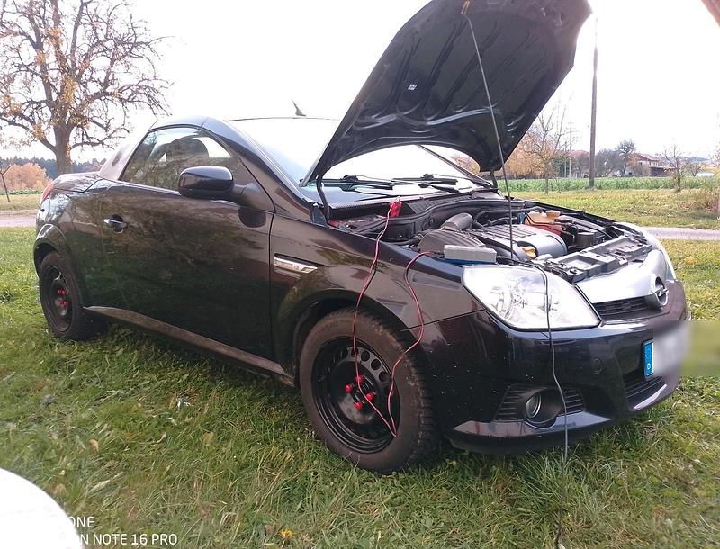 Schwarz Gebraucht 2006 Opel Tigra Cabrio | 2.149 € (Fairer Preis) - Bild 1/4