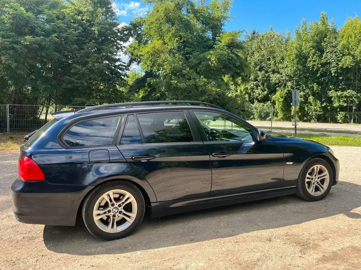 Gebraucht BMW 318 143 PS (105 kW) 2009 Blau Kombi