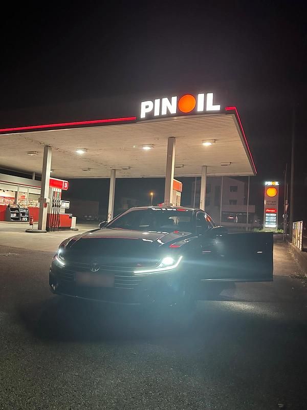 Gebraucht VW Arteon 190 PS (139 kW) 2019 Grau Kleinwagen