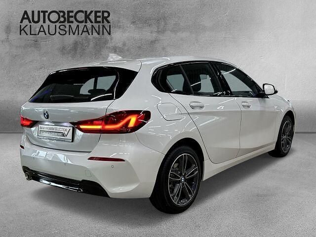 Gebraucht BMW 118 Shadowline 136 PS (100 kW) 2023 Mineralweiß metallic Kleinwagen