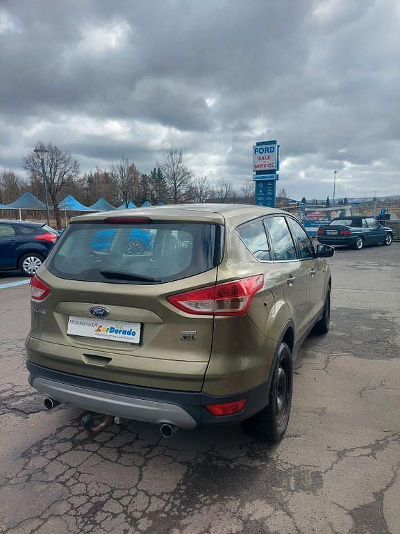 Gebraucht Ford Kuga Trend 150 PS (110 kW) 2014 Gold SUV