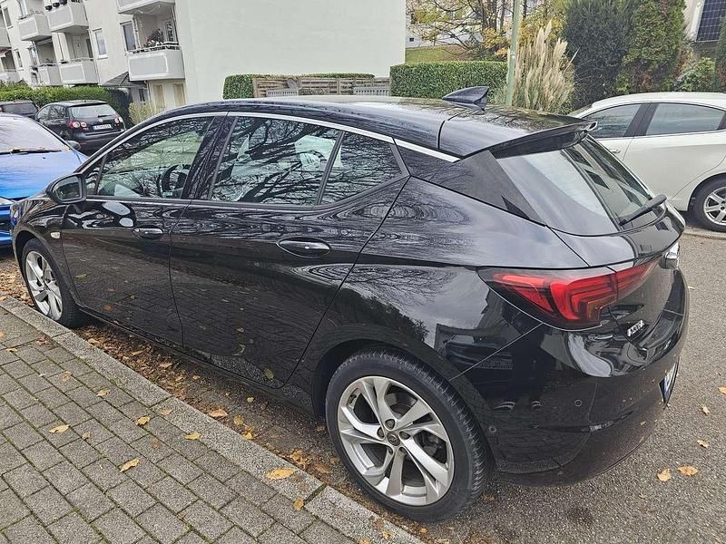 Gebraucht Opel Astra Innovation 105 PS (77 kW) 2017 Schwarz Limousine