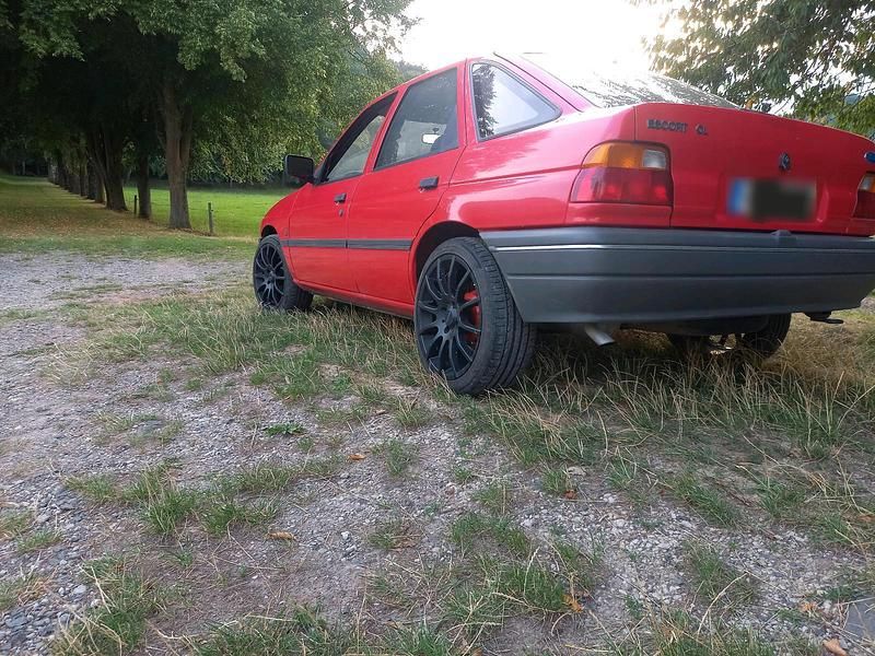 Occasion Ford Escort 71 ch (52 kW) 1991 Berline