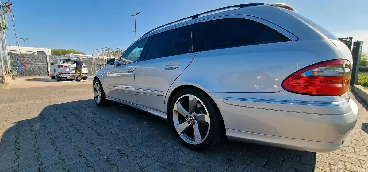 Gebraucht Mercedes E200 184 PS (135 kW) 2007 Silber Kombi
