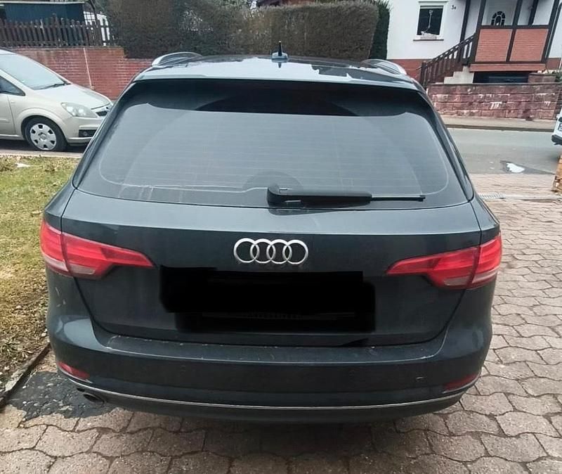 Gebraucht Audi A4 150 PS (110 kW) 2016 Schwarz Kombi