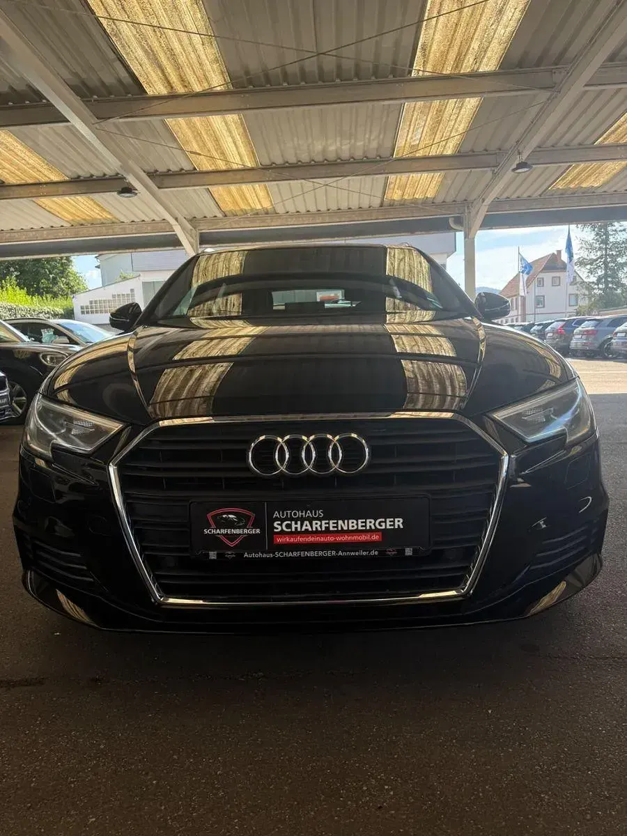 Gebraucht Audi A3 Sportback Basis 150 PS (110 kW) 2017 Schwarz Kleinwagen