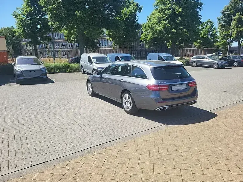 Gebraucht Mercedes E220 Avantgarde 194 PS (142 kW) 2018 Andere Kombi