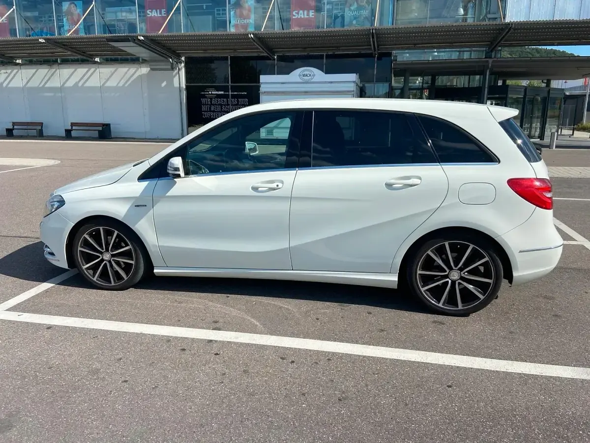 Gebraucht Mercedes B200 2012 Kleinwagen