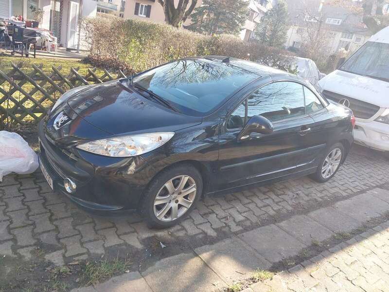 Schwarz Gebraucht 2008 Peugeot 207 CC Cabrio | 3.999 € (Fairer Preis) - Bild 1/4