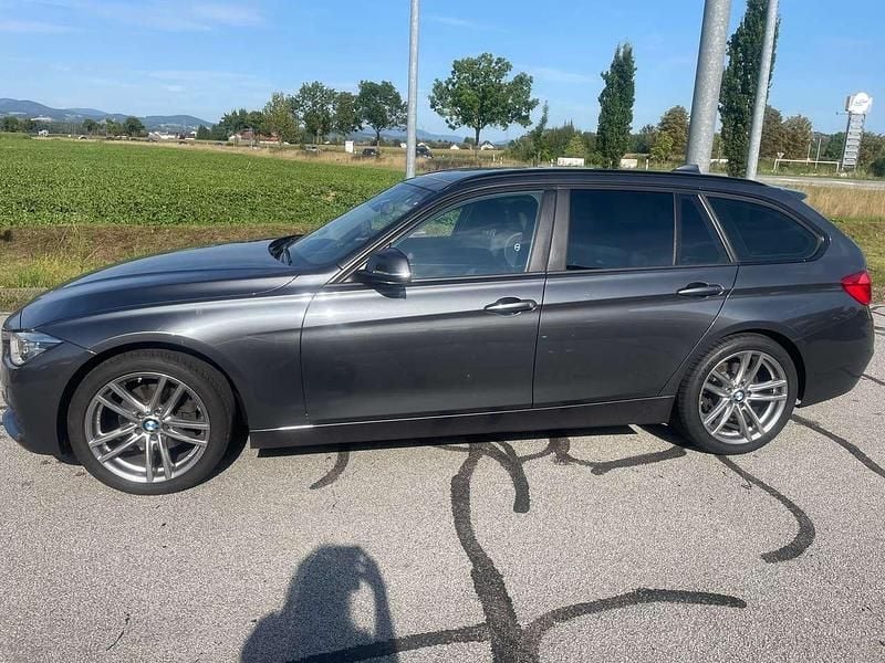 Grau Gebraucht 2018 BMW 320 Advantage Kombi | 13.900 € (Fairer Preis) - Bild 1/4