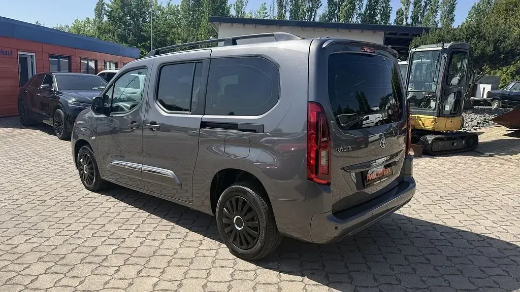 Gebraucht Toyota Proace Verso City 131 PS (96 kW) 2022 Grau Kombi