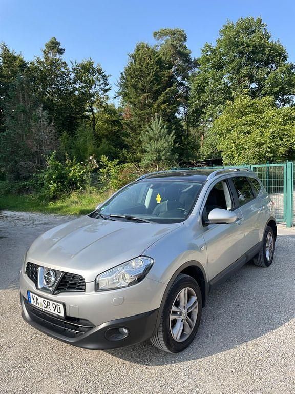 Beige Gebraucht 2010 Nissan Qashqai +2 Tekna SUV | 8.490 € (Guter Preis) - Bild 1/4