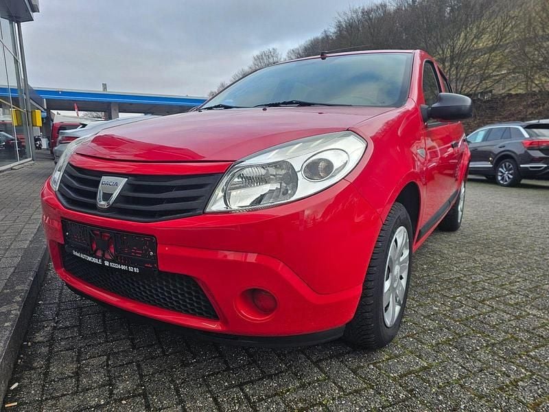 Rot Gebraucht 2010 Dacia Sandero Ambiance Kleinwagen | 1.950 € (Guter Preis) - Bild 1/4