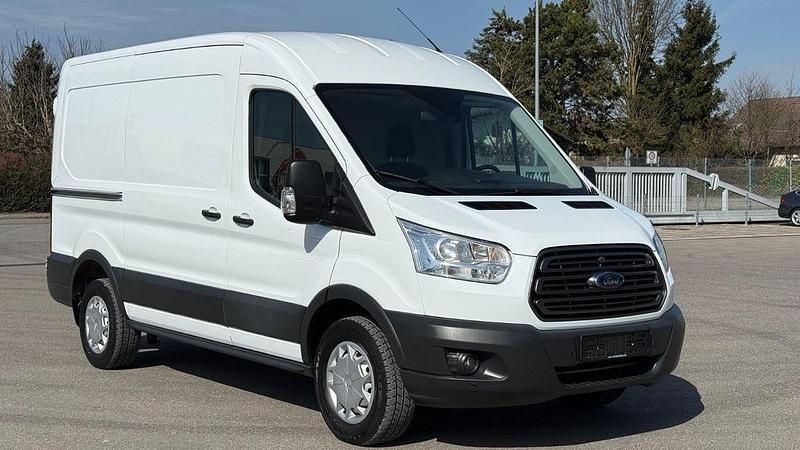 Gebraucht Ford Transit Trend 131 PS (96 kW) 2018 Weiß Van / Kleinbus