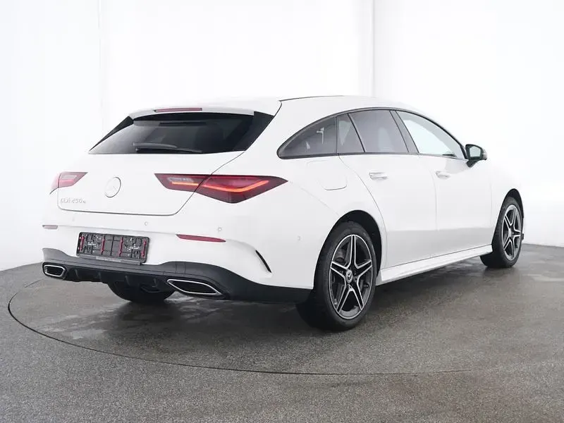 Gebraucht Mercedes CLA250e AMG 163 PS (119 kW) 2025 Weiß Coupé