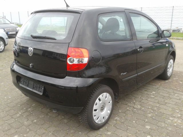 Second-hand VW Fox 54 CP (39 kW) 2008 Negru Hatchback