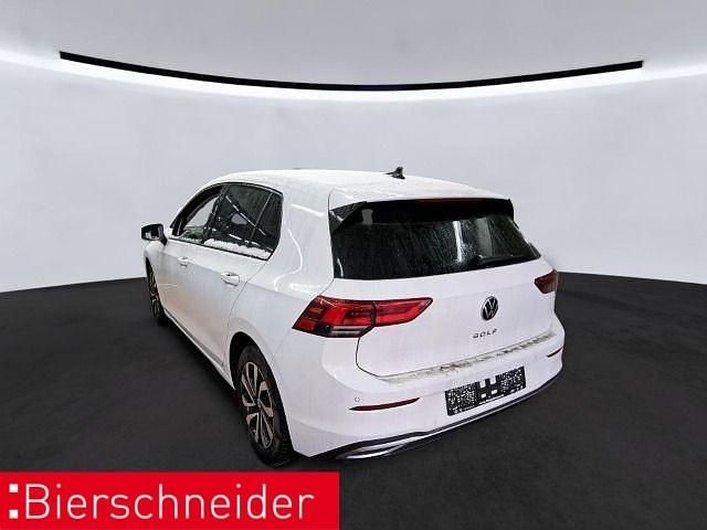 Gebraucht VW Golf VIII Active 150 PS (110 kW) 2023 Weiss Limousine