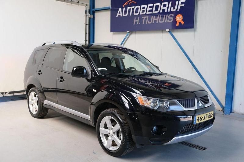 Schwarz Gebraucht 2007 Mitsubishi Outlander Intense+ SUV | 3.750 € (Teuer) - Bild 1/4