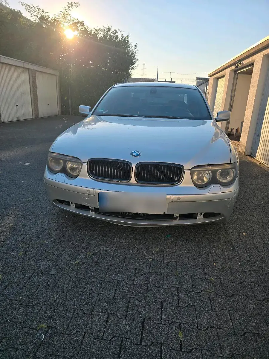 Gebraucht BMW 730 218 PS (160 kW) 2004 Silber Limousine