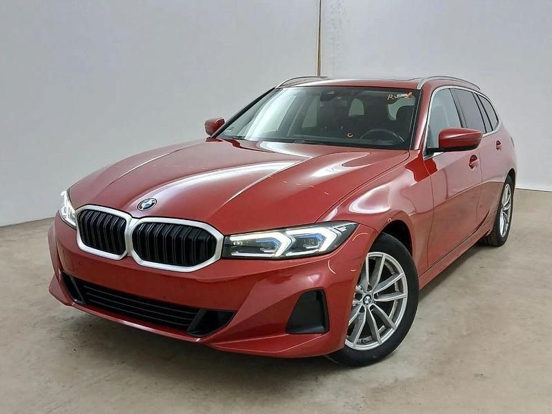 Rot Gebraucht 2023 BMW 320 Sport Line Kombi | 25.890 € (Fairer Preis) - Bild 1/4