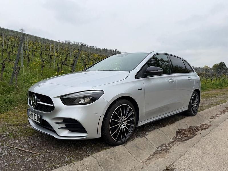 Gebraucht Mercedes E250 AMG 218 PS (160 kW) 2020 Silber Van / Kleinbus