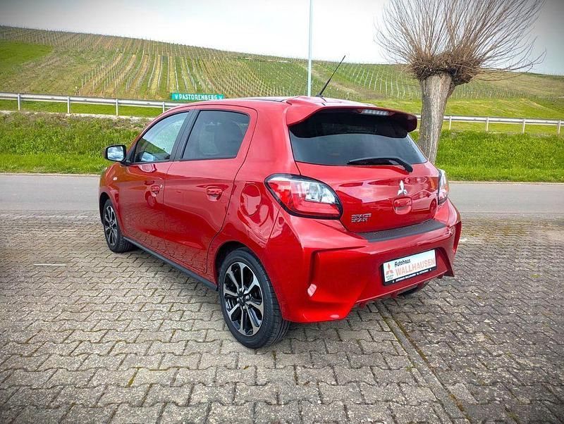 Gebraucht Mitsubishi Space Star Select+ 71 PS (52 kW) 2023 Amarena rot Kleinwagen