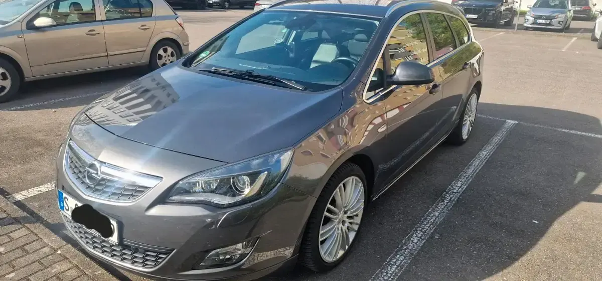 Gebraucht Opel Astra 180 PS (132 kW) 2011 Silber Kombi