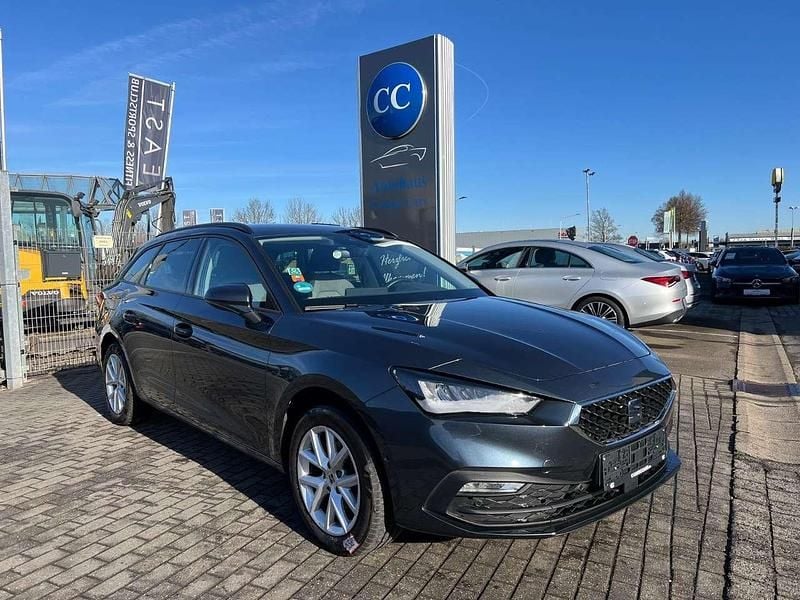Grau Gebraucht 2023 Seat Leon ST Style Kombi | 23.999 € (Guter Preis) - Bild 1/3