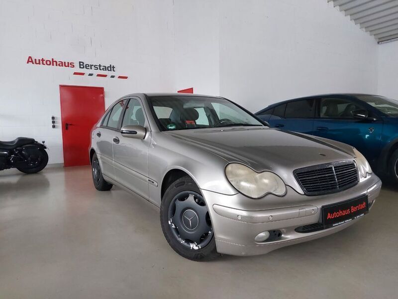 Gebraucht Mercedes C180 143 PS (105 kW) 2002 Silber Limousine