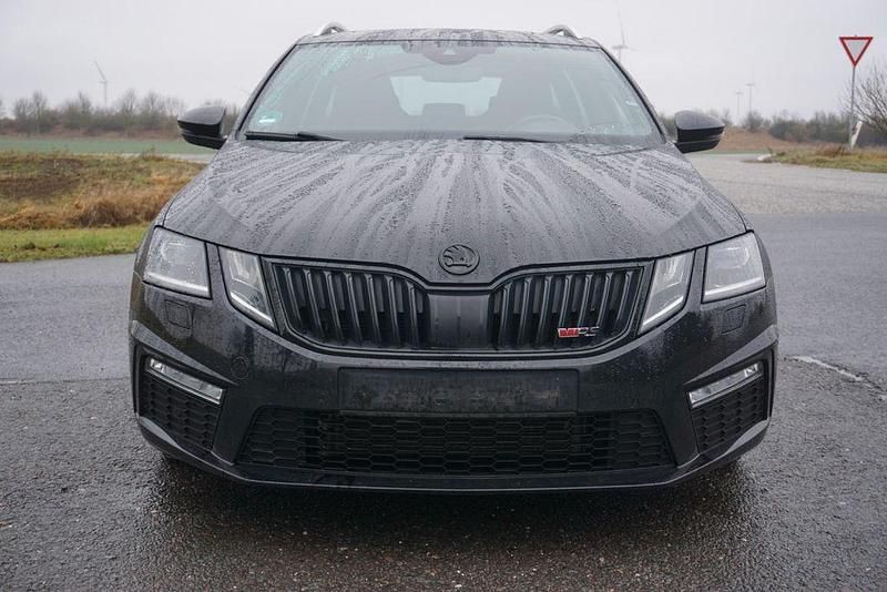 Schwarz Gebraucht 2019 Skoda Octavia RS Kombi | 20.990 € (Etwas zu teuer) - Bild 1/4