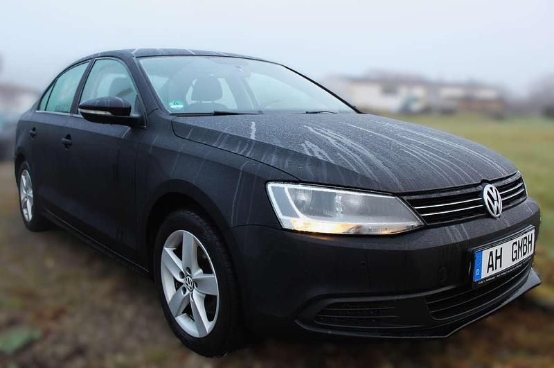 Gebraucht VW Jetta Comfortline 105 PS (77 kW) 2011 Deep black perleffekt Limousine