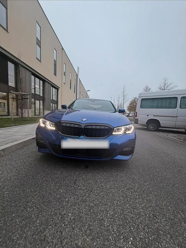 Gebraucht BMW 330e iPerformance 292 PS (214 kW) 2019 Blau Limousine