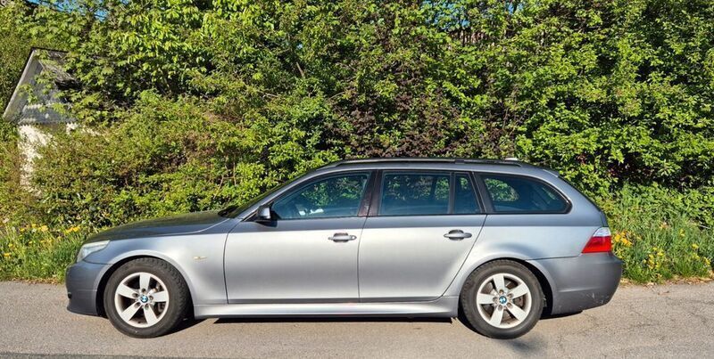 Grau Gebraucht 2010 BMW 520 M Sport Kombi | 3.999 € (Superpreis) - Bild 1/4