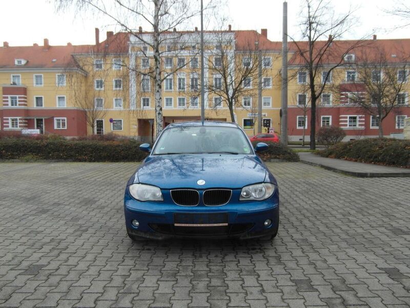 Blau Gebraucht 2006 BMW 118 Kleinwagen | 4.499 € (Fairer Preis) - Bild 1/4