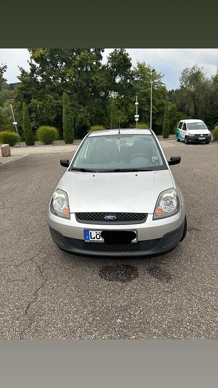 Grau Gebraucht 2006 Ford Fiesta Kleinwagen | 3.999 € (Teuer) - Bild 1/4