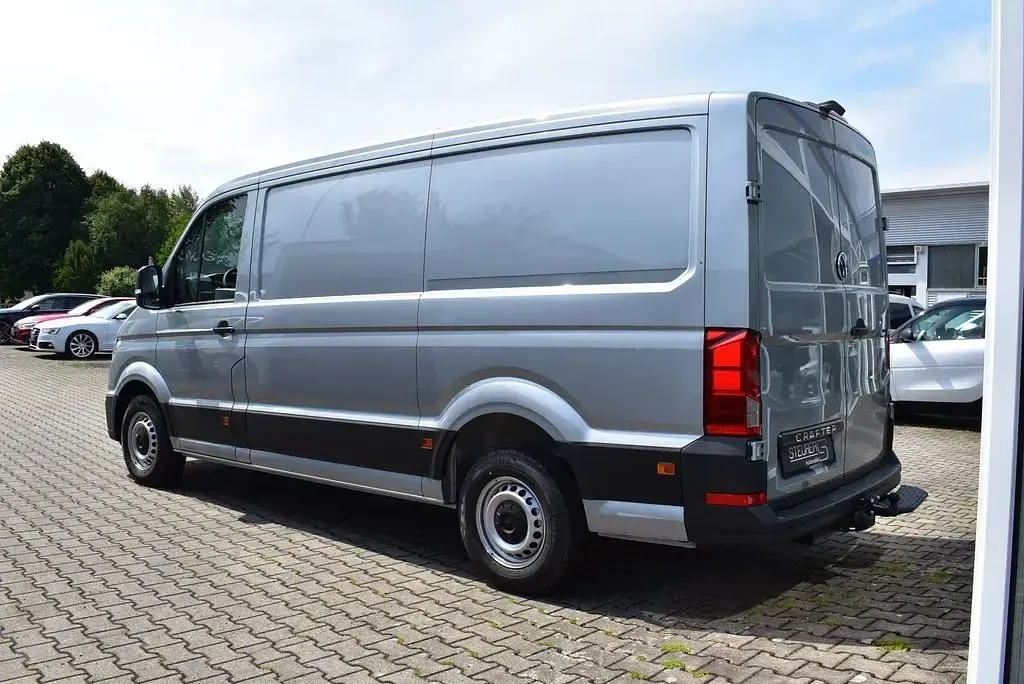 Neu VW Crafter 177 PS (130 kW) 2026 Oyster silver metallic Van