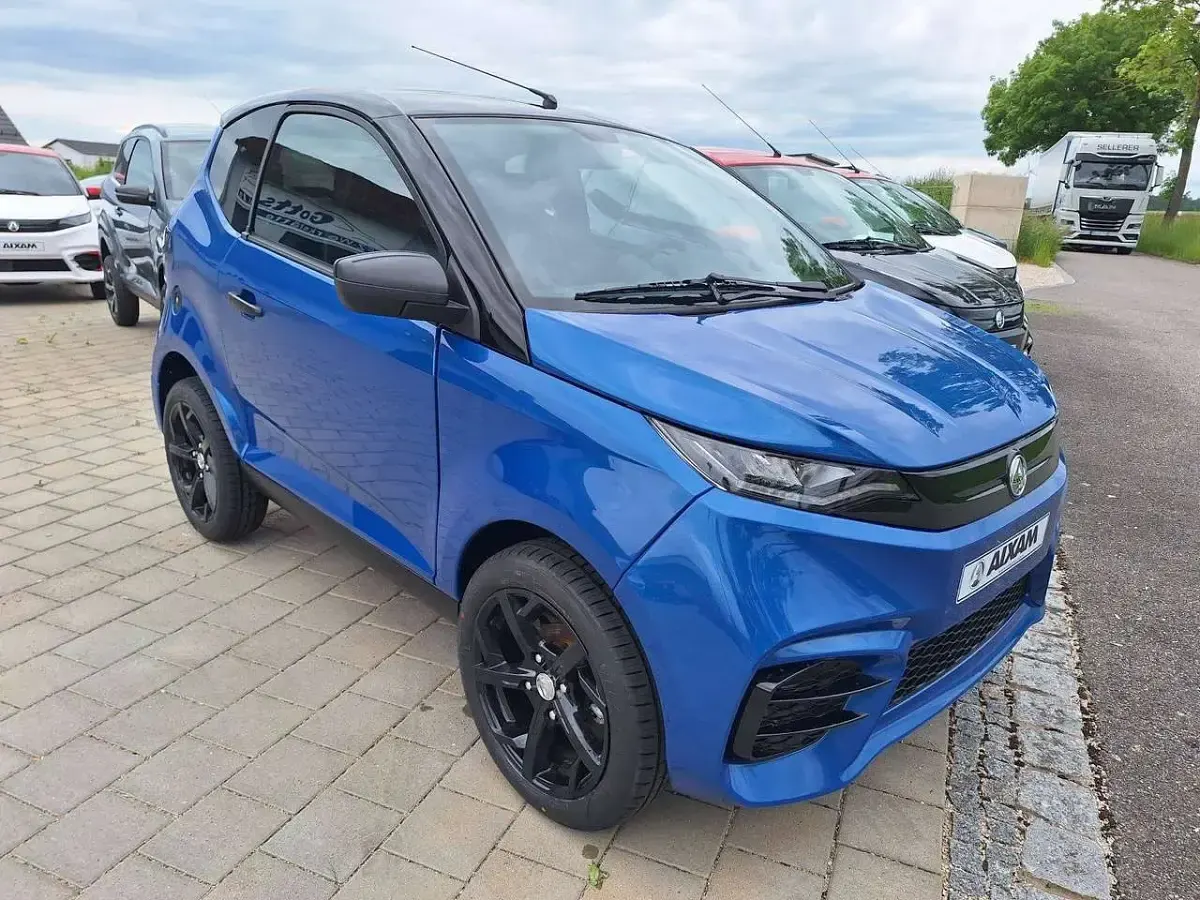 Neu Aixam City Sport 2026 Saphirblaumetallic Limousine