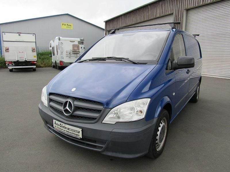 Blau Gebraucht 2011 Mercedes Vito Van / Kleinbus | 6.450 € (Guter Preis) - Bild 1/4