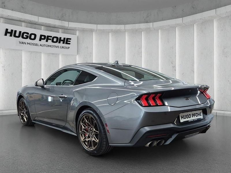 Gebraucht Ford Mustang GT 446 PS (328 kW) 2025 Carbonized gray metallic Coupé