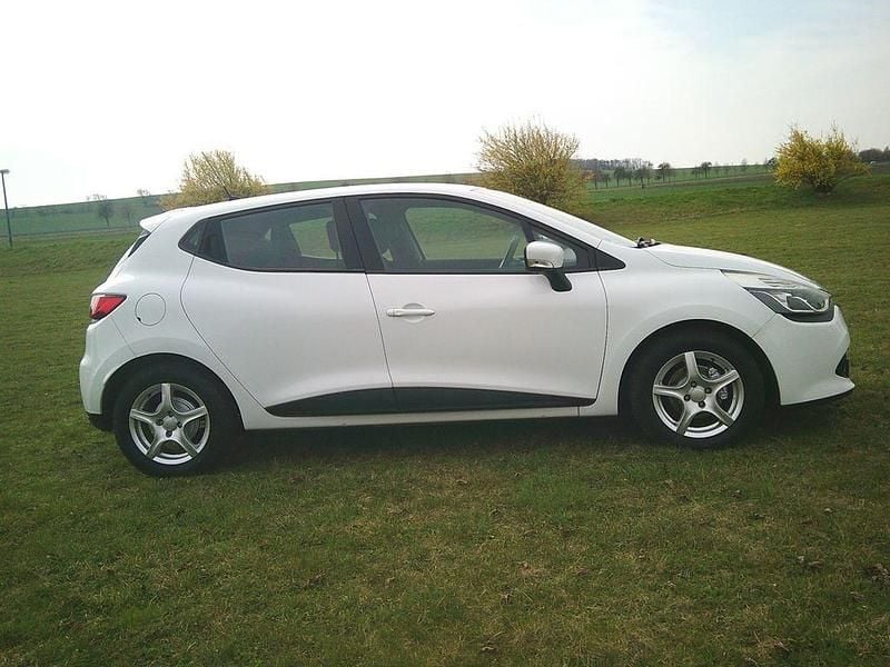 Gebraucht Renault Clio IV Dynamique 90 PS (66 kW) 2013 Weiß Limousine