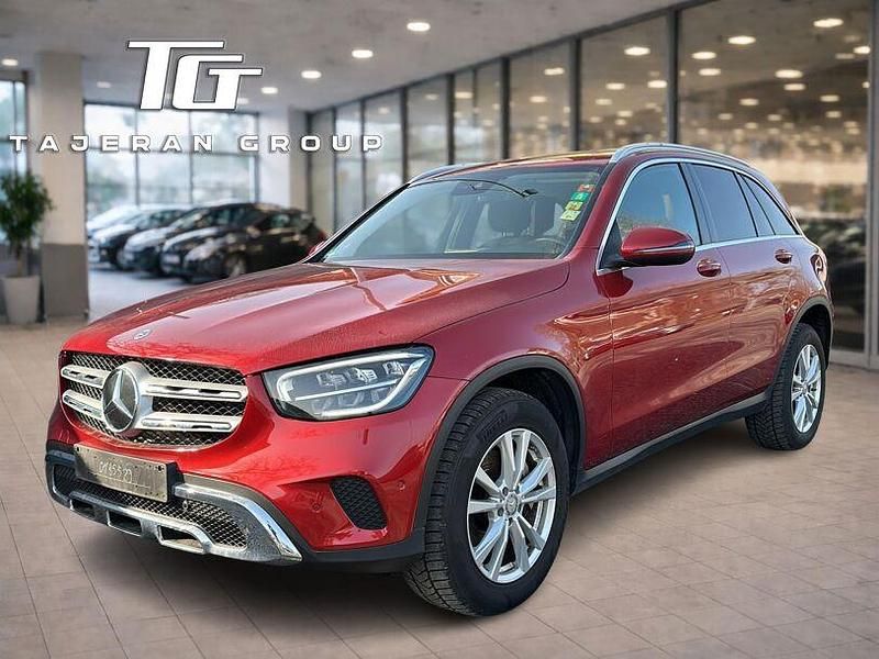 Gebraucht Mercedes GLC300e 320 PS (235 kW) 2022 Rot SUV