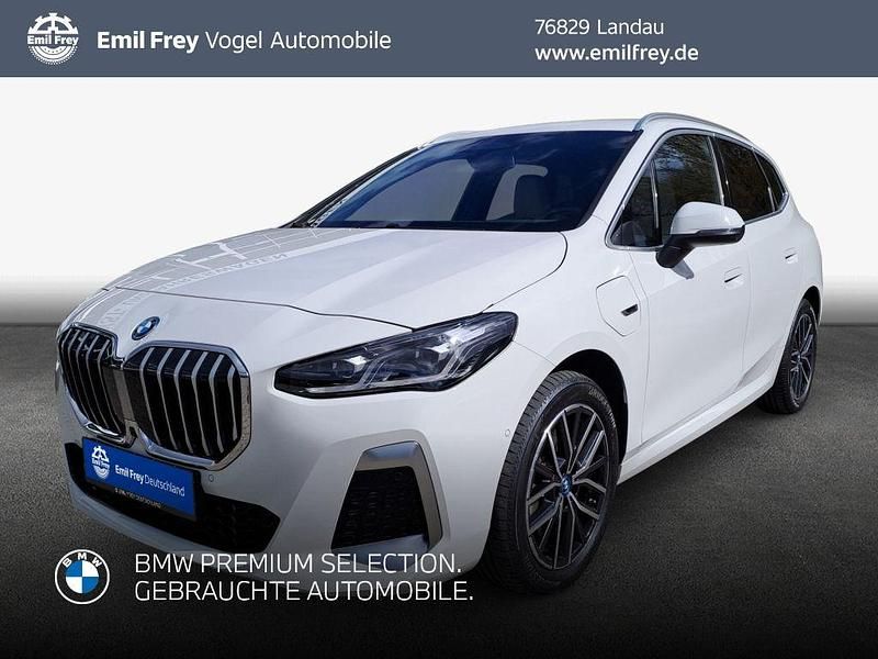 Gebraucht BMW 230e Active Tourer Performance 150 PS (110 kW) 2022 Alpinweiß Van / Kleinbus
