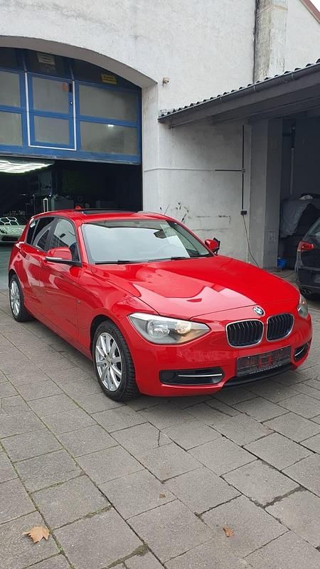 Rot Gebraucht 2012 BMW 120 Kleinwagen | 5.500 € (Fairer Preis) - Bild 1/4
