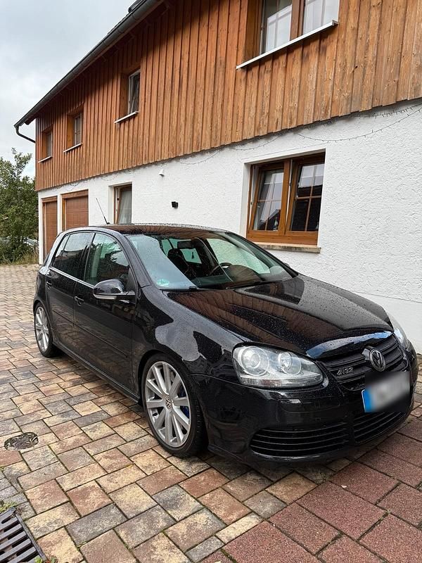 Schwarz Gebraucht 2008 VW Golf V R Kleinwagen | 17.800 € - Bild 1/4