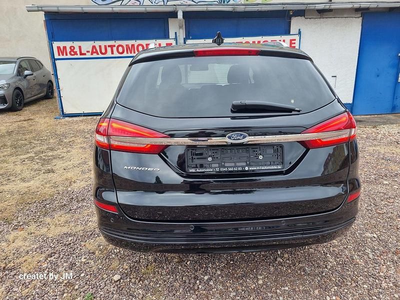 Gebraucht Ford Mondeo Titanium 150 PS (110 kW) 2022 Schwarz Kombi