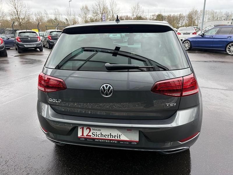 Gebraucht VW Golf VII Sound 110 PS (80 kW) 2018 Grau Limousine