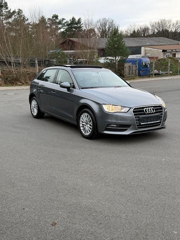 Gebraucht Audi A3 Ambiente 150 PS (110 kW) 2015 Grau Limousine