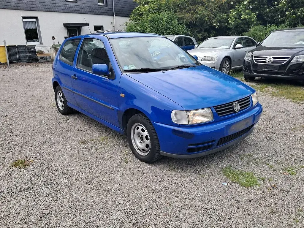 Usata VW Polo Comfortline 60 CV (44 kW) 1998 Blu Berlina
