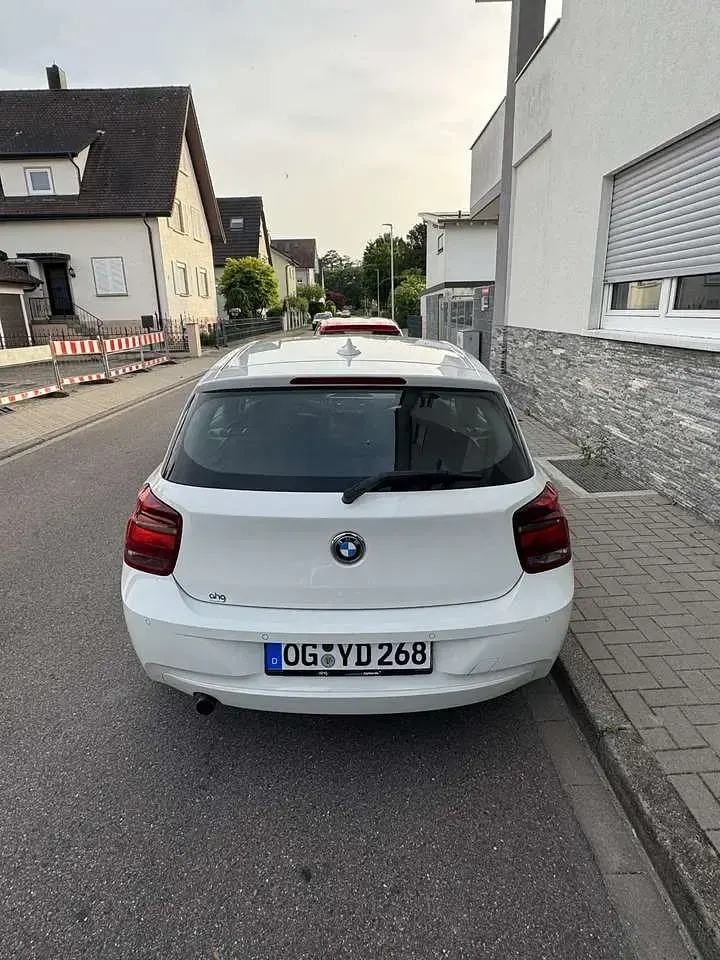 Gebraucht BMW 114 102 PS (75 kW) 2013 Weiß Kleinwagen
