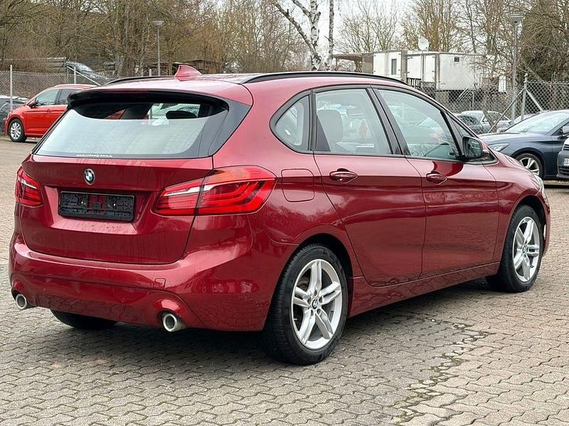Gebraucht BMW 218 Advantage 150 PS (110 kW) 2019 Rot Kombi